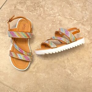 Girl's sandals. Size 1